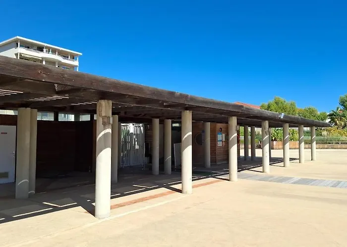 Grand Studio Front De Mer Climatise-Piscine-Parking- Juan Les Pins